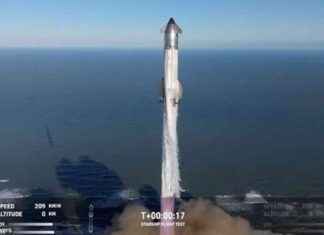 SpaceX Successfully Recovers Booster After Starship Loss in Space spacex-successfully-recovers-booster-after-starship-loss-in-space