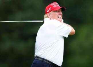 Trump Playing Golf While Calling Republican to Switch House Speaker Vote trump-playing-golf-while-calling-republican-to-switch-house-speaker-vote