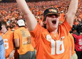 Alabama AD Proposes Forfeits for Home Team After Fan Field Storming alabama-ad-proposes-forfeits-for-home-team-after-fan-field-storming