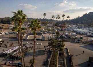 Altadena Wildfire: Chaos Amid Evacuation Wait altadena-wildfire-chaos-amid-evacuation-wait