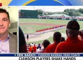 Clemson Baseball Team Honors Military Veterans with Emotional Tribute clemson-baseball-team-honors-military-veterans-with-emotional-tribute