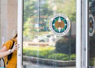 Court Orders Trump Admin to Rescind Mass Firing Memo court-orders-trump-admin-to-rescind-mass-firing-memo