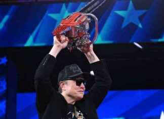 Elon Musk showcases federal budget cuts with chainsaw demonstration elon-musk-showcases-federal-budget-cuts-with-chainsaw-demonstration