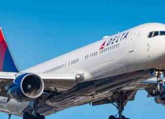 Flight from Charlotte to Atlanta returns due to mechanical issue flight-from-charlotte-to-atlanta-returns-due-to-mechanical-issue