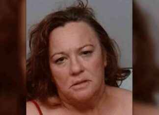 Florida Woman Attacks Man with Gardening Tool: Police Report florida-woman-attacks-man-with-gardening-tool-police-report