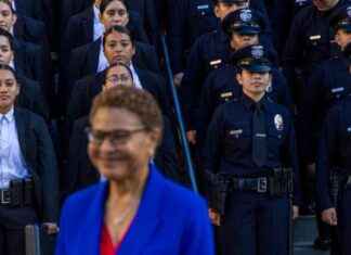 LAPD Officers Accused of Racist and Sexist Remarks: Mayor Outraged lapd-officers-accused-of-racist-and-sexist-remarks-mayor-outraged