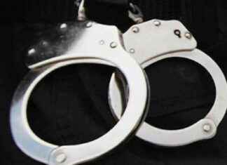 Man threatens plane crew, pounds cockpit door on Newark flight man-threatens-plane-crew-pounds-cockpit-door-on-newark-flight