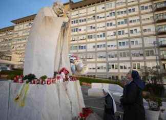 Pope Rests on 10th Day of Hospitalization for Kidney Failure pope-rests-on-10th-day-of-hospitalization-for-kidney-failure