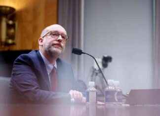 Russell Vought Halts CFPB Activities: New Acting Head Directives russell-vought-halts-cfpb-activities-new-acting-head-directives