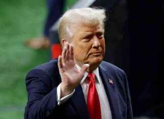 Trump Attends Super Bowl LIX with Patrick Mahomes’ Family trump-attends-super-bowl-lx-with-patrick-mahomes-family