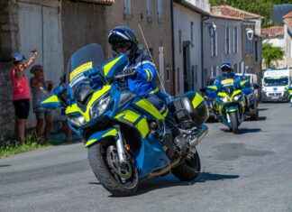 How Hard to Crank the Engine by Hand on a DRZ400 How Hard to Crank the Engine by Hand on a DRZ400
