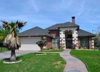 How Long Should You Run a Sprinkler for a Lush Lawn? How Long Should You Run a Sprinkler for a Lush Lawn?