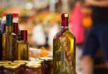 How to Remove Oil Stains from Asphalt Driveway How to Remove Oil Stains from Asphalt Driveway