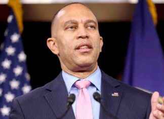 Jeffries Slams Ogles as ‘Fraud’ for Dems Removal Suggestion jeffries-slams-ogles-as-fraud-for-dems-removal-suggestion