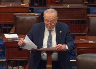 Senate Advances Bill with Democrat Support to Avert Shutdown senate-advances-bill-with-democrat-support-to-avert-shutdown