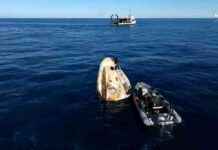 SpaceX Dragon Splashdown Returns NASA Astronauts to Earth spacex-dragon-splashdown-returns-nasa-astronauts-to-earth