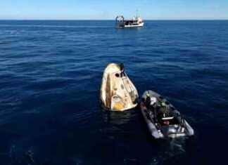 SpaceX Dragon Splashdown Returns NASA Astronauts to Earth spacex-dragon-splashdown-returns-nasa-astronauts-to-earth