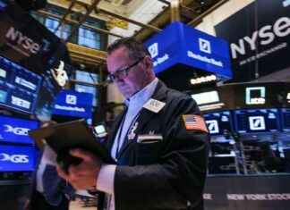 Stocks plummet as Trump hints at possible recession stocks-plummet-as-trump-hints-at-possible-recession