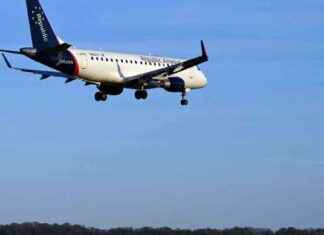 Passenger Jet Aborts Takeoff to Avoid Runway Collision at LaGuardia Airport passenger-jet-aborts-takeoff-to-avoid-runway-collision-at-laguardia-airport