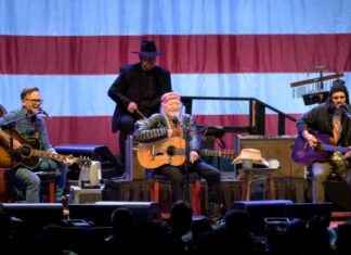 Top 9 Highlights from Willie Nelson and Bob Dylan at Hollywood Bowl top-9-highlights-from-willie-nelson-and-bob-dylan-at-hollywood-bowl
