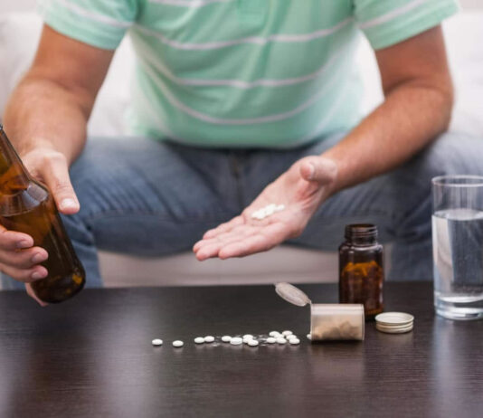 The Dangerous Combination: Mixing Medications and Alcohol in Senior Years The Dangerous Combination: Mixing Medications and Alcohol in Senior Years